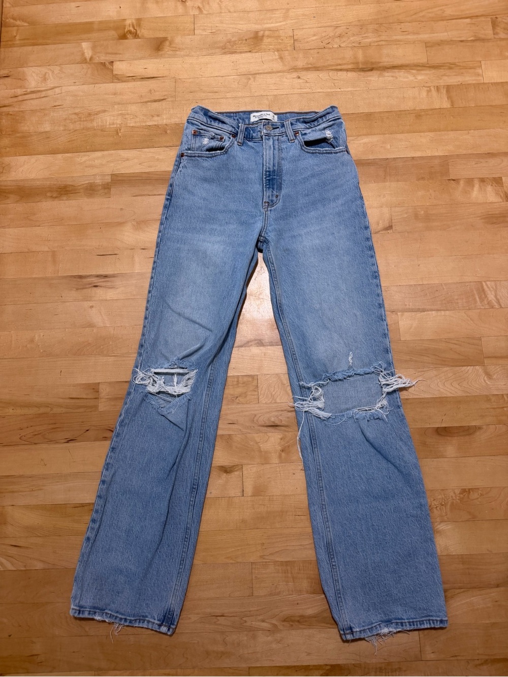 Abercrombie & Fitch The 90’s Relaxed Jean High Rise